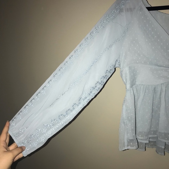 American Eagle top - Picture 2 of 3